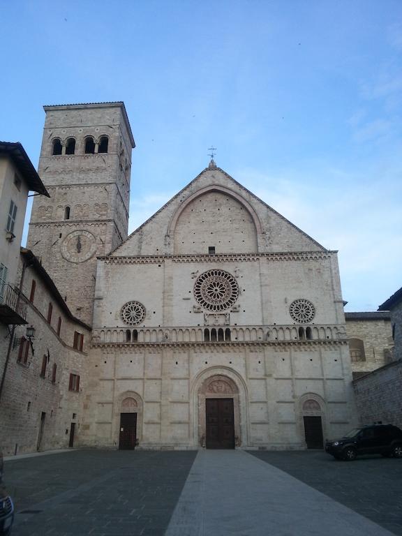 Ferienwohnung Il Cortile Di San Rufino Assisi Zimmer foto
