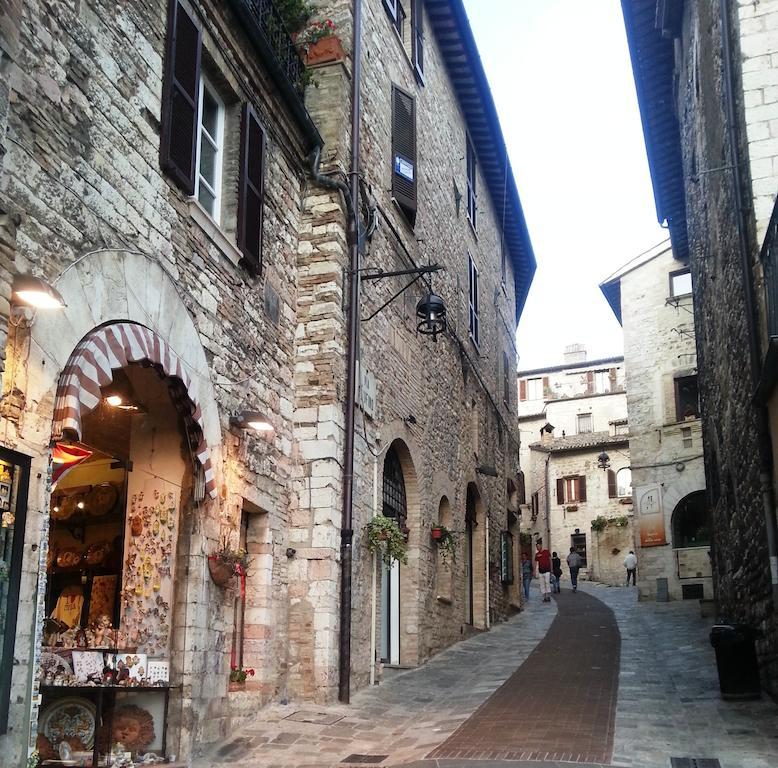 Ferienwohnung Il Cortile Di San Rufino Assisi Zimmer foto